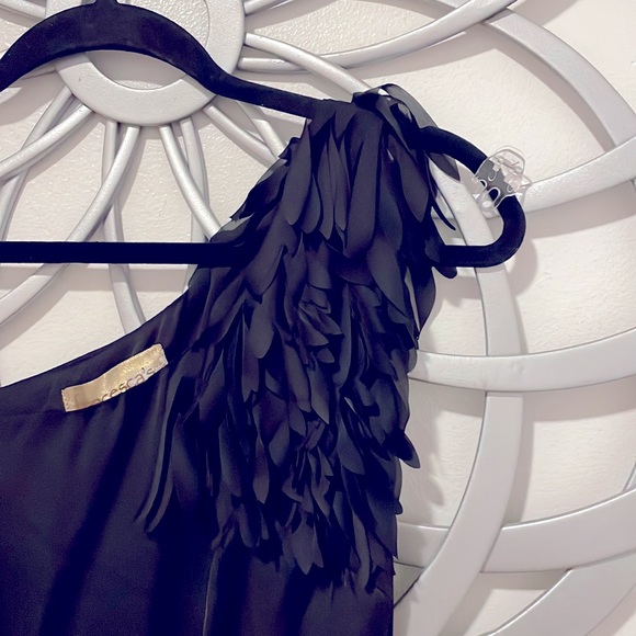 Flirty LBD with fun shoulder detail. - Picture 2 of 3